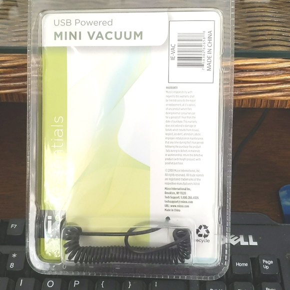 Mizco International USB powered mini vacuum. - Picture 4 of 5